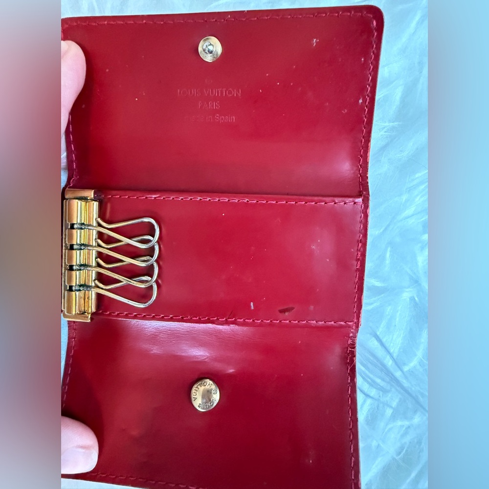Louis Vuitton Red Vernis Key Case - Picture 9 of 9